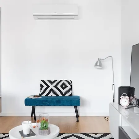 Plum Guide - The Honey Sapphire Appartement Lisboa