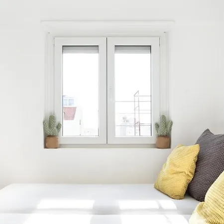 Plum Guide - The Honey Sapphire Appartement Lisboa